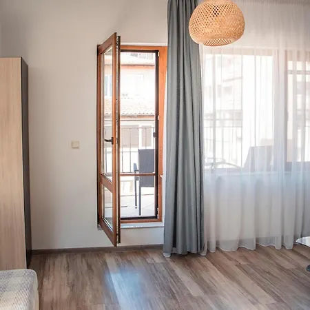 Апартаменты Breeze Atelier *