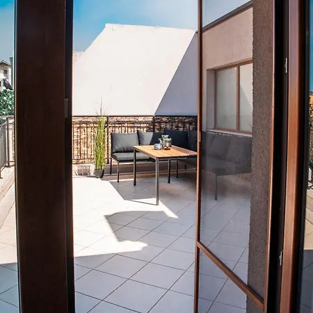 Breeze Atelier Apartment *