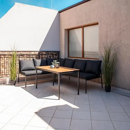 Breeze Atelier Apartment